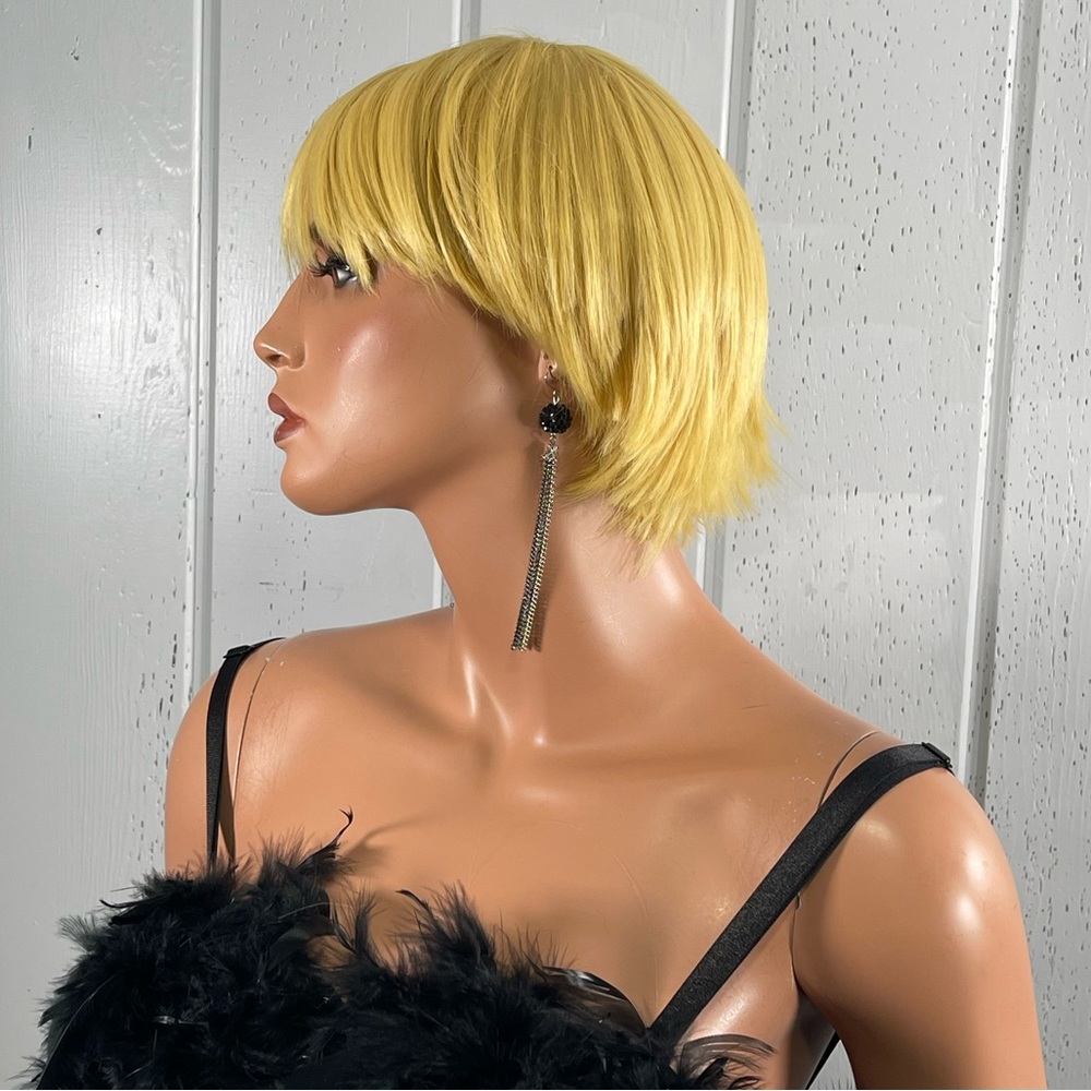 Women's Short Synthetic Yellow Hair Straight Wig